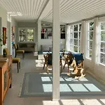 Yellow Summer House With Character And Tranquility Ferienhaus Hornbæk