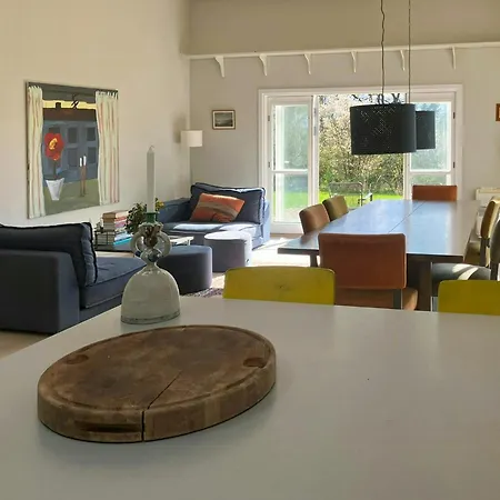 Ferienhaus Yellow Summer House With Character And Tranquility