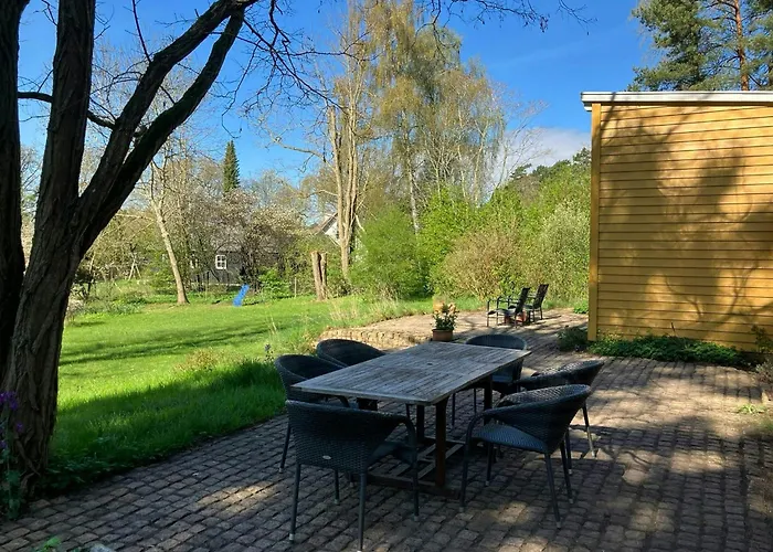 Yellow Summer House With Character And Tranquility Holiday home Hornbaek