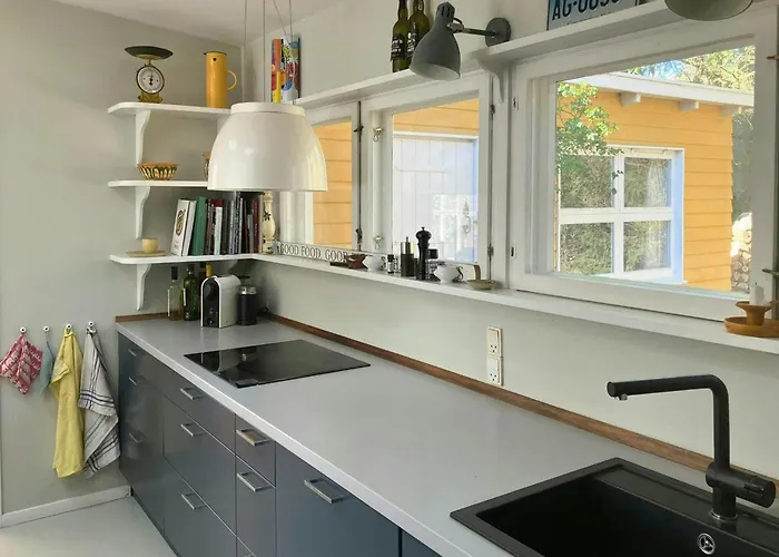 Yellow Summer House With Character And Tranquility * Hornbaek