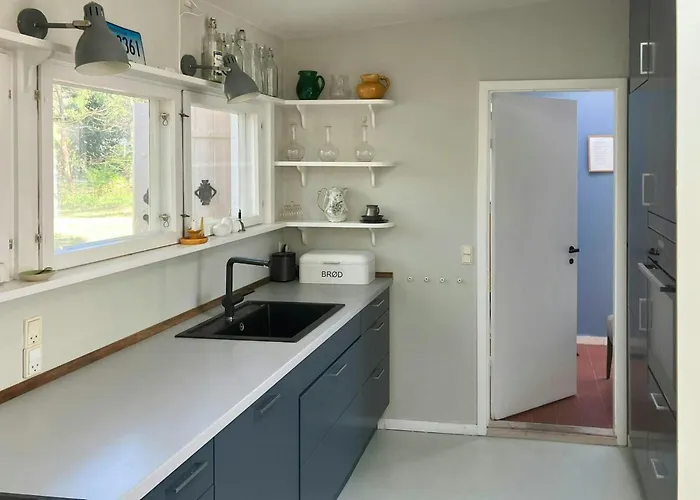 Yellow Summer House With Character And Tranquility * Hornbaek