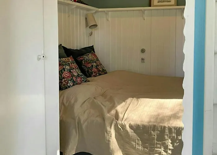 Yellow Summer House With Character And Tranquility Holiday home